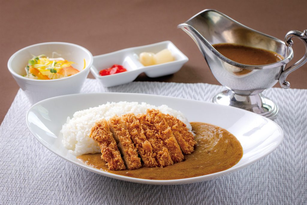 ゴルフ昼食【熟成ポークのカツカレー】1,530円（2021.09）