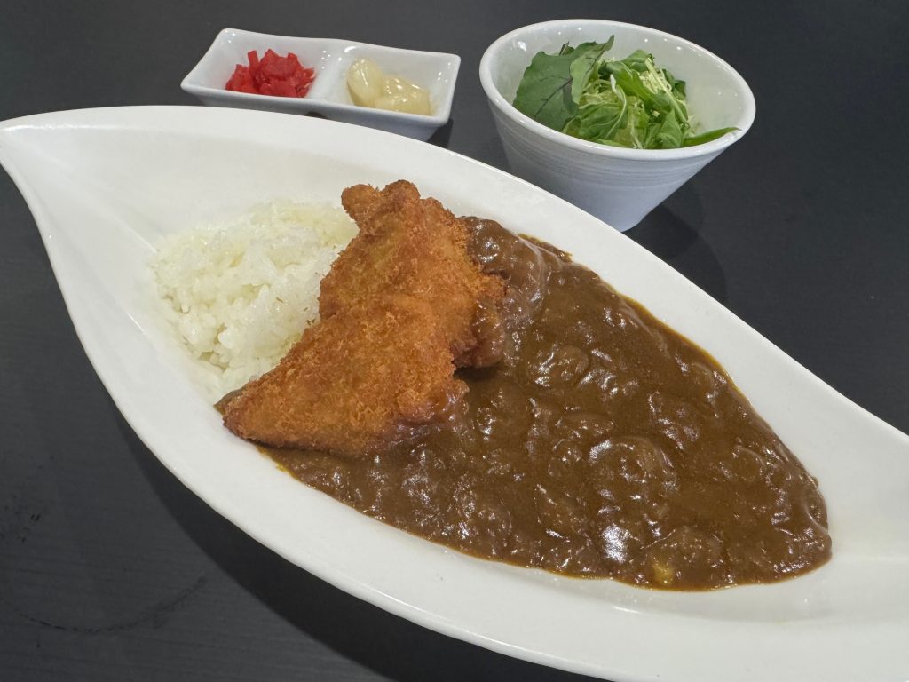 ゴルフ昼食【カツカレー】1,760円（2026.04）