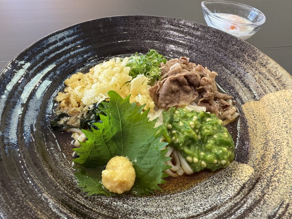 ゴルフ昼食【国産牛の冷やしぶっかけうどん】1,650円（2026.07）